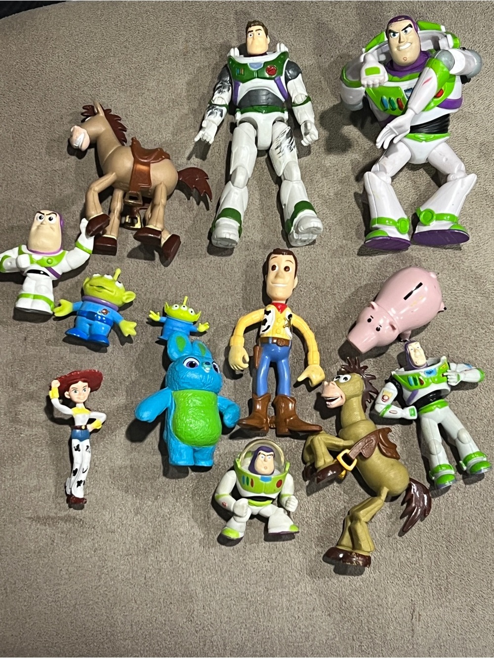 Toy Story Action Figures Lot of 13 Buzz, Woody, Alien, hamm, bullseye, Jesse